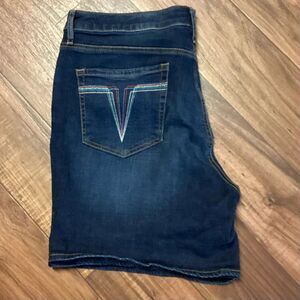 Seven7 Jean Shorts w Embroidery Back Pocket S14‎